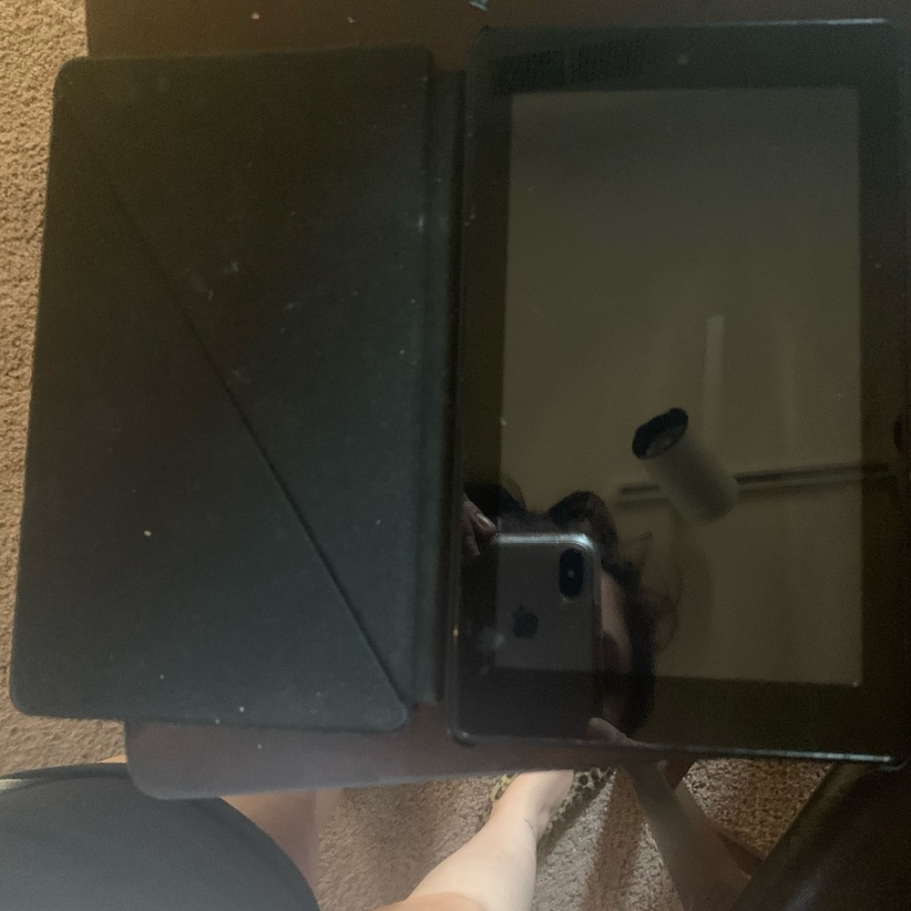 Amazon tablet - Picture 2 of 5